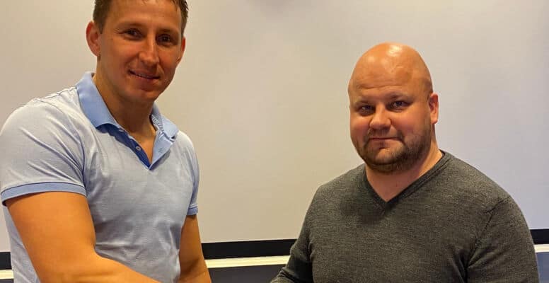 Fenestra AS juhatuse esimees Riho Prass ja Fenestra Ikkunat ja Ovet juht Aki Keinänen