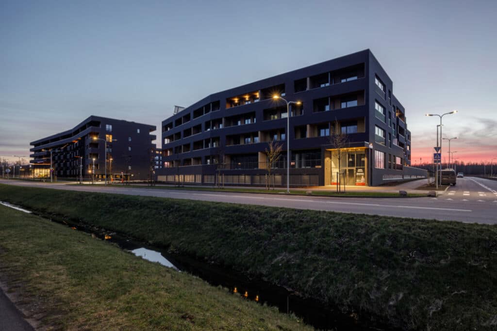 fenestra-puitaluaken-fenix_kodulahe-residents_ramm-ehitus_pilt-maristomba